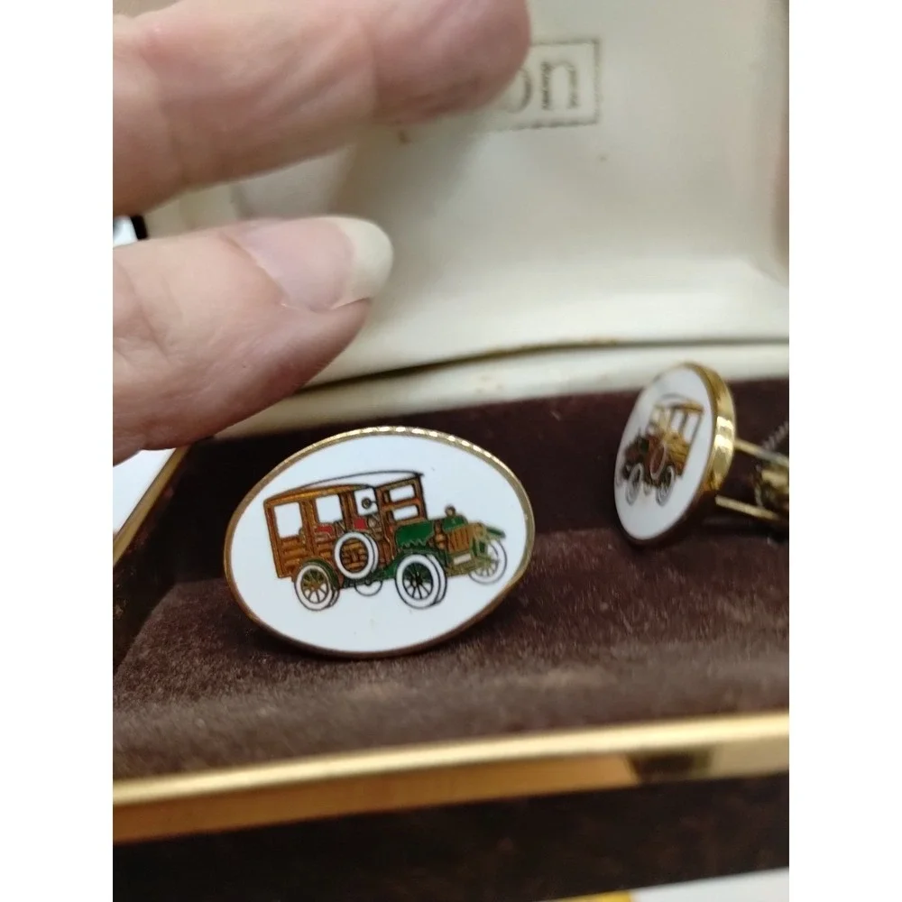 Avon Vintage Antique Car Station Wagon Cuff Links Gold Tone Original Box